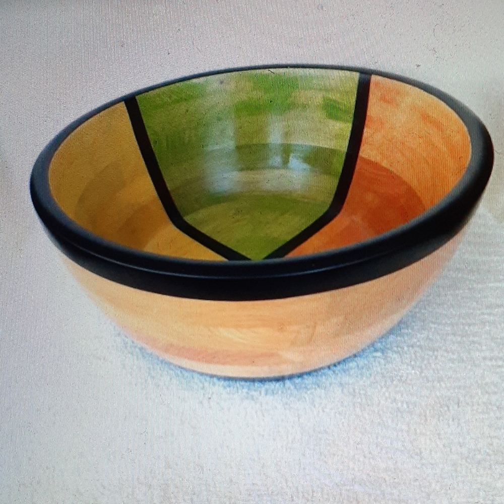 Large Acacia wood salad bowl. - Picture 4 of 7